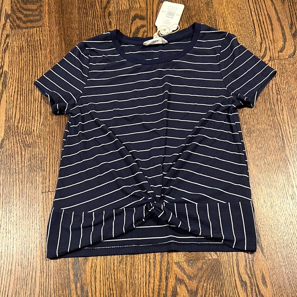 Pink Rose twist knot tee size Small NWT